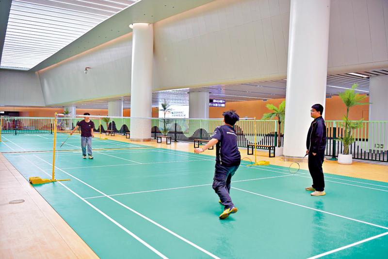 第十五届全国运动会 全运＋健身/AI运动器材入社区 地铁站内能打球