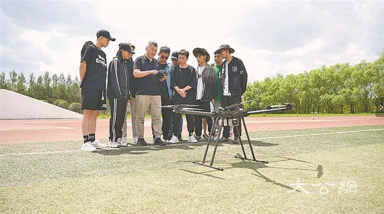 产教融合 培养更多复合型“新农人飞手”