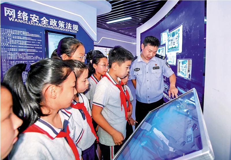 ﻿对全面依法治国工作作出重要指示 习近平：全面推进国家各方面工作法治化