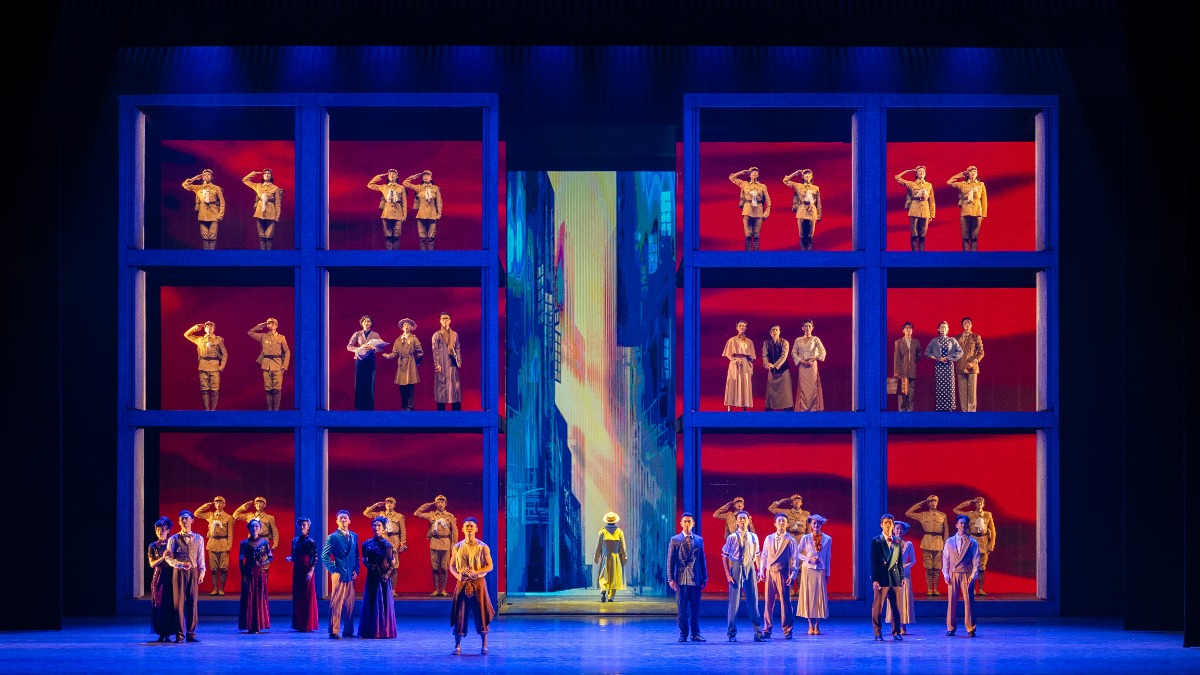 镌刻香港同胞的赤子之心 舞剧《德辅道背影》首演亮相华发中演大剧院