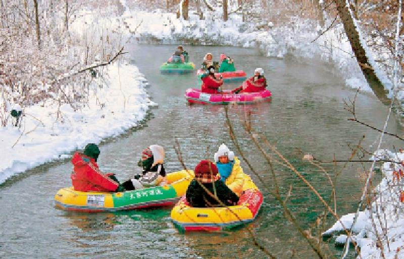 ﻿沉浸度假/观光变深度体验 港客学滑雪课程