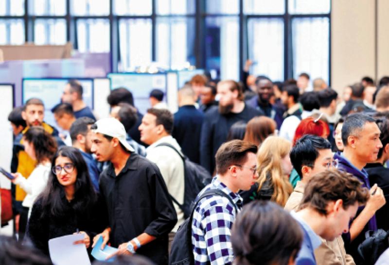 ﻿完善服务/前海启用出海人才服务中心 助企走向国际