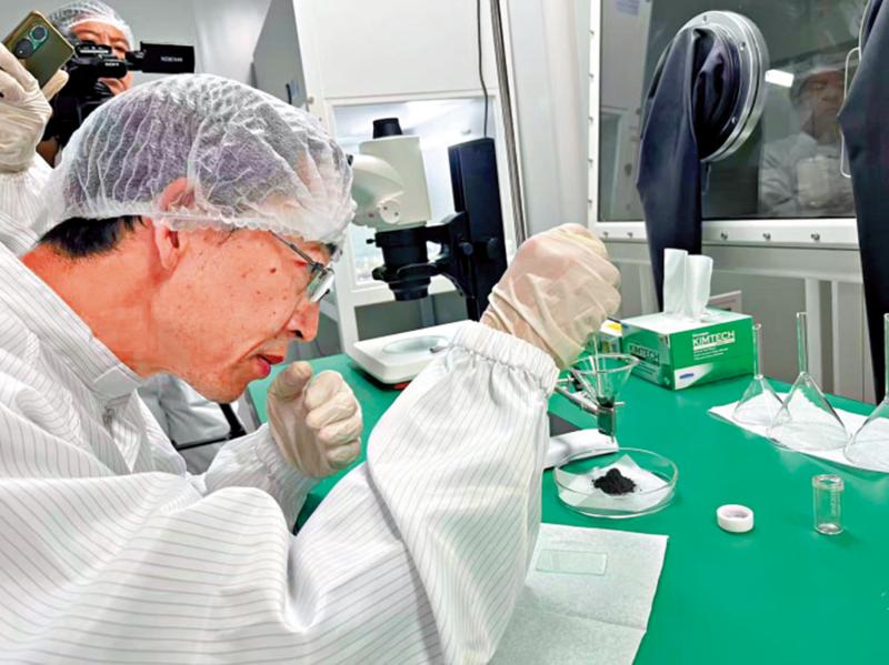 ﻿探月进展/嫦六新成果：月背土壤黏性较高