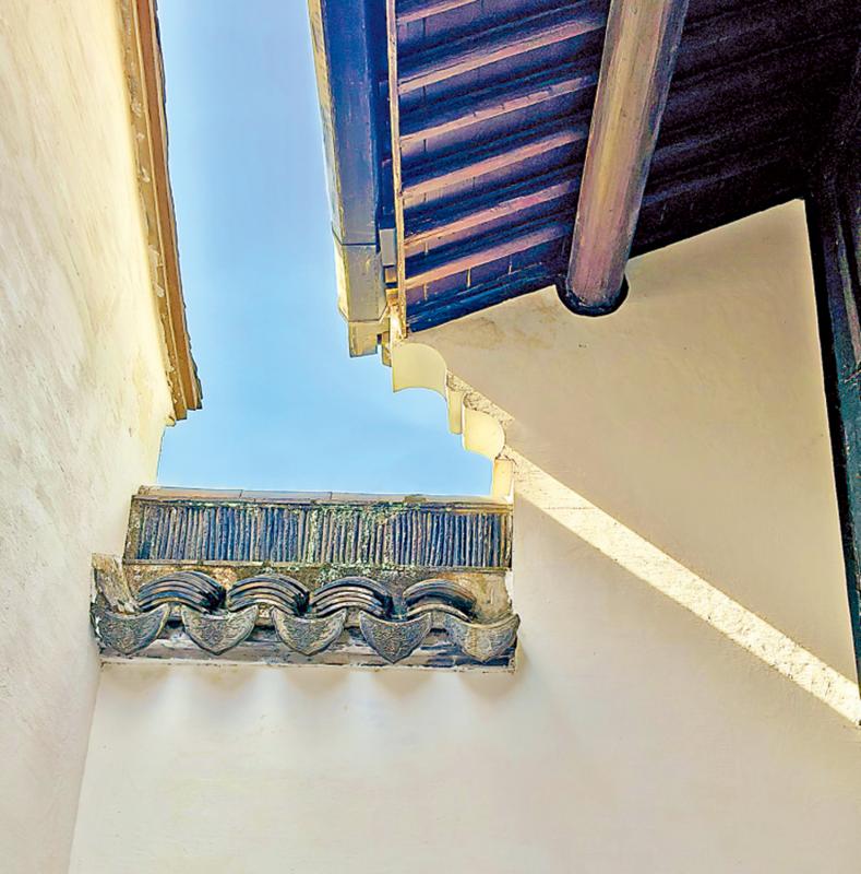 ﻿君子玉言/心底的洞\小 杳