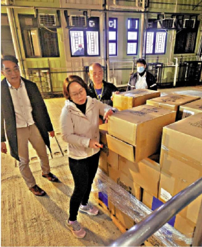 八方支援 派物资提供临时住宿