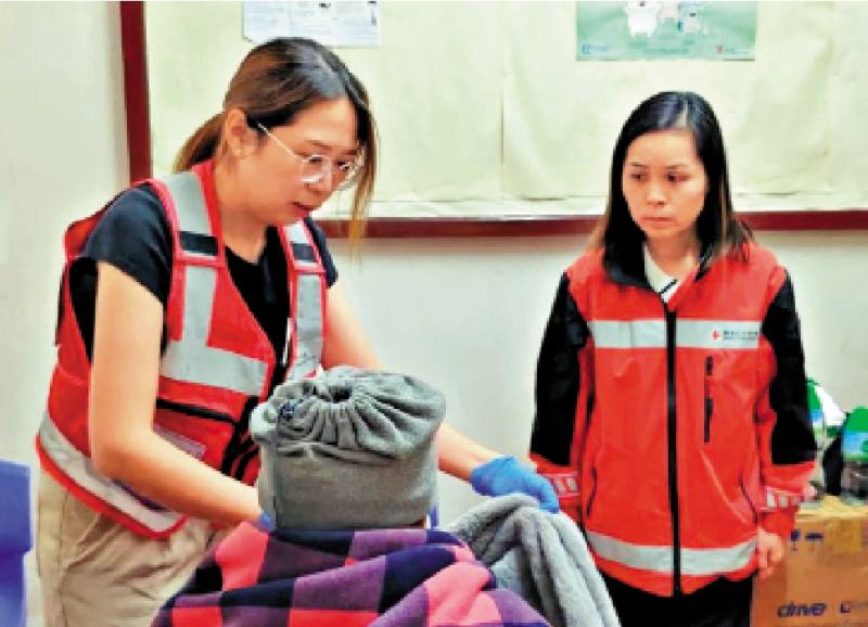 港铁今加开列车疏导人流