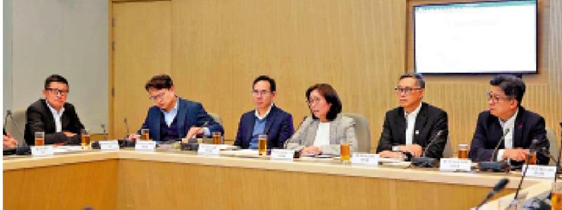 ﻿政府﹕应拟定路线图 合适工地改用金属棚