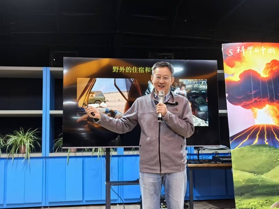 徐星院士领衔“科学公益讲堂”，延庆开讲引爆青少年科学热情