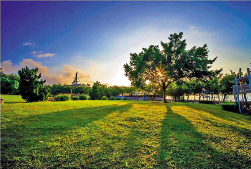 ﻿七日谈（北京篇）/香港在伤悼中再出发\张颐武