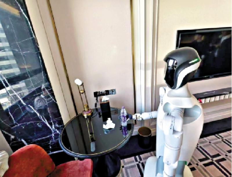 ﻿首届酒店机器人大赛 31队技能大比拼