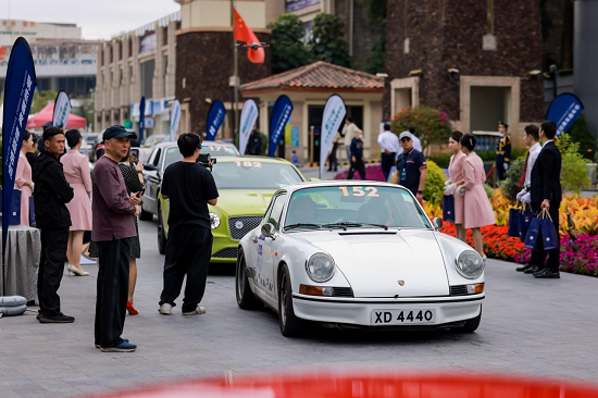 定格颠峰 典藏热爱!百辆百年经典车聚首香江1号