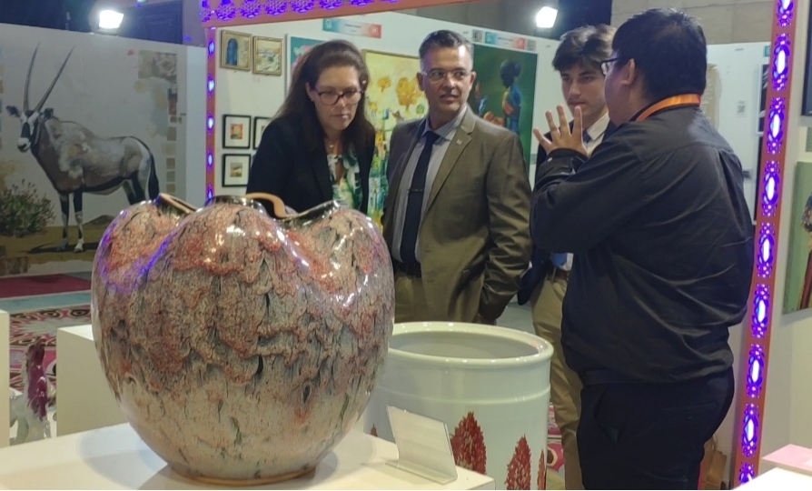 鈞瓷作品《慶餘》《四時吉祥》亮相卡塔爾國際藝術節