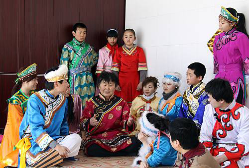 中国“赫哲族伊玛堪”转入人类非物质文化遗产代表作名录