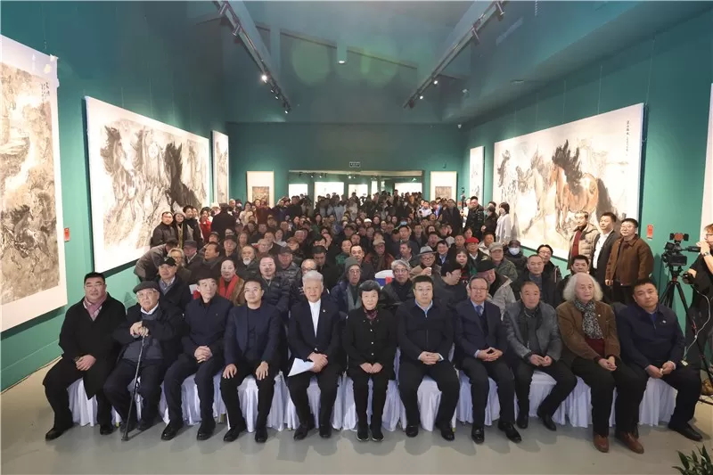 “鸿马 谈笑往来——鸿伟画马展”在书画频道启幕