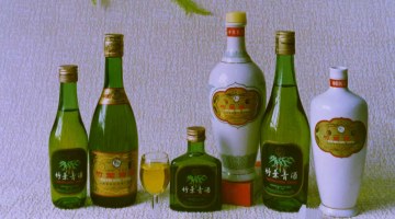 从金庸小说到Z世代酒桌，江湖情长竹叶青始终在场