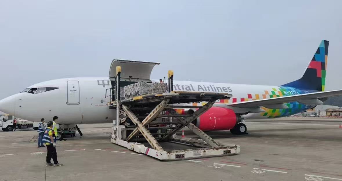 榴莲包机 “双枢纽”联通东南亚它们为何占C位——2025河南经济热词观察之五