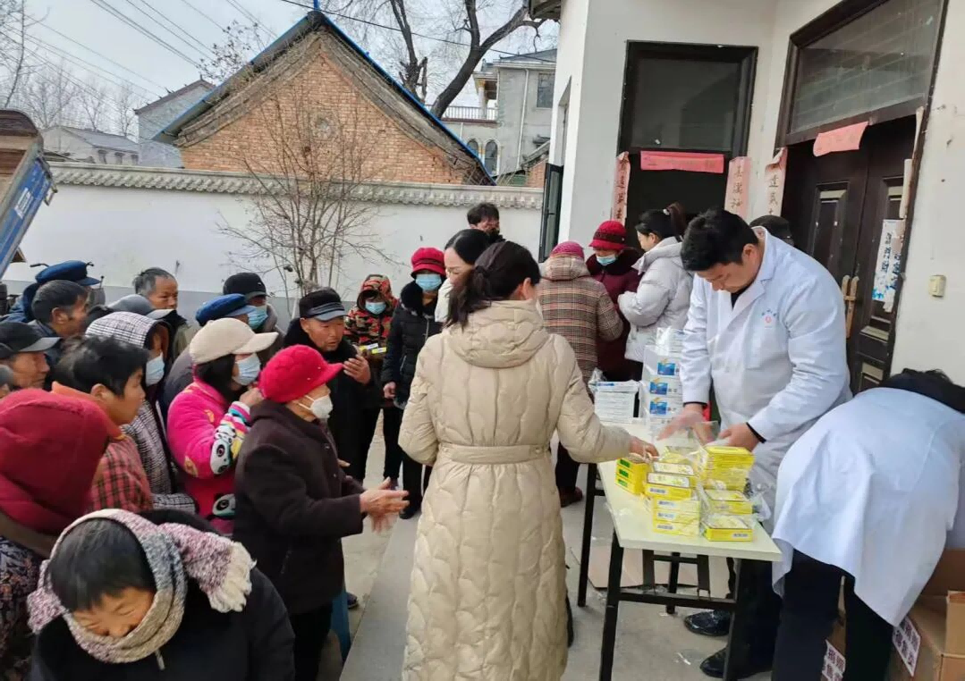 睢县西陵寺镇牛李村：乡贤捐药显担当 情暖桑梓护健康