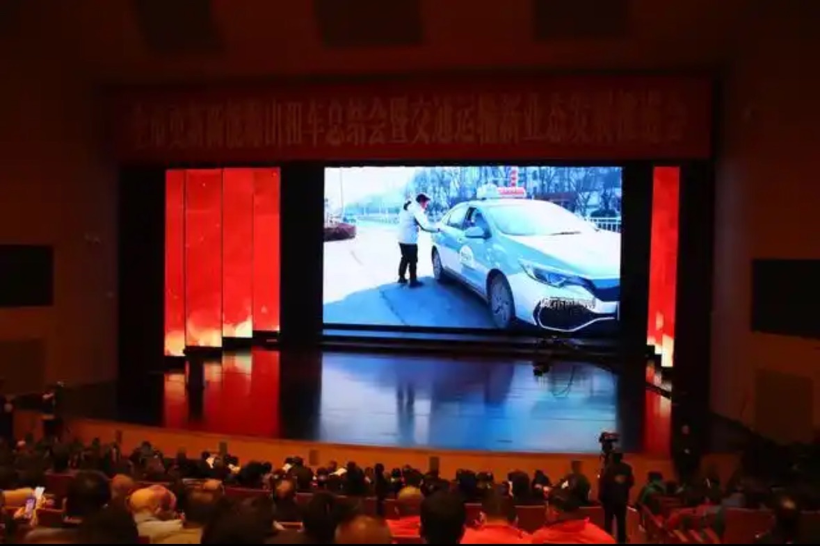 油城濮阳出租车如期换“新”—— “五门工作法”巧解难题