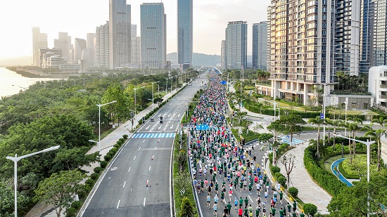 见证琴澳融合!2025横琴人寿保险横琴马拉松赛圆满落幕
