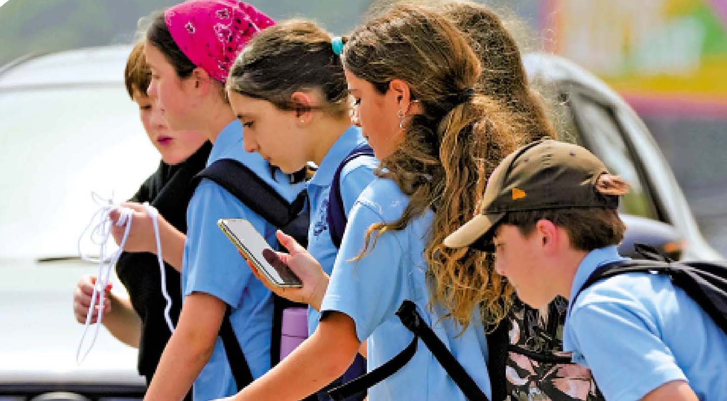 研究：青少年过早接触手机 危害身心 认知力受损