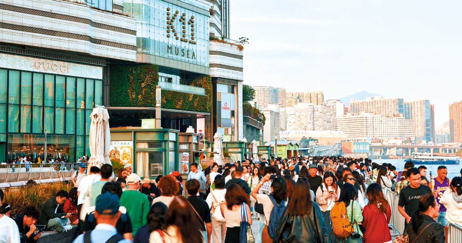 除夕及元旦小長假 95萬人次訪港升四成