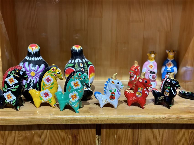 浚县泥咕咕“马”上迎新