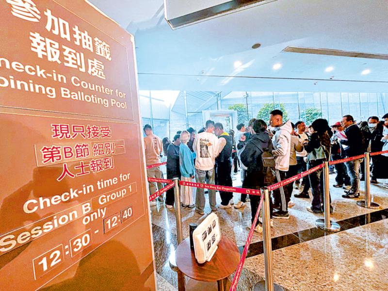 楼按明曦/今年现楼按揭料挑战3年新高\张颢曦