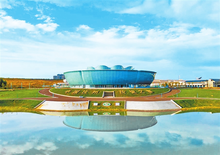 一抹天青为“汝”来 “三双巧手”贯古今