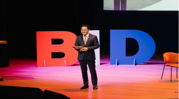 天九企服董事长戈峻出席欧洲经贸峰会“大进步日”