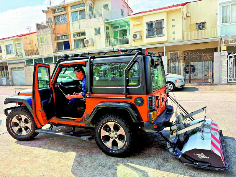 专家到锦绣花园勘察失水情况