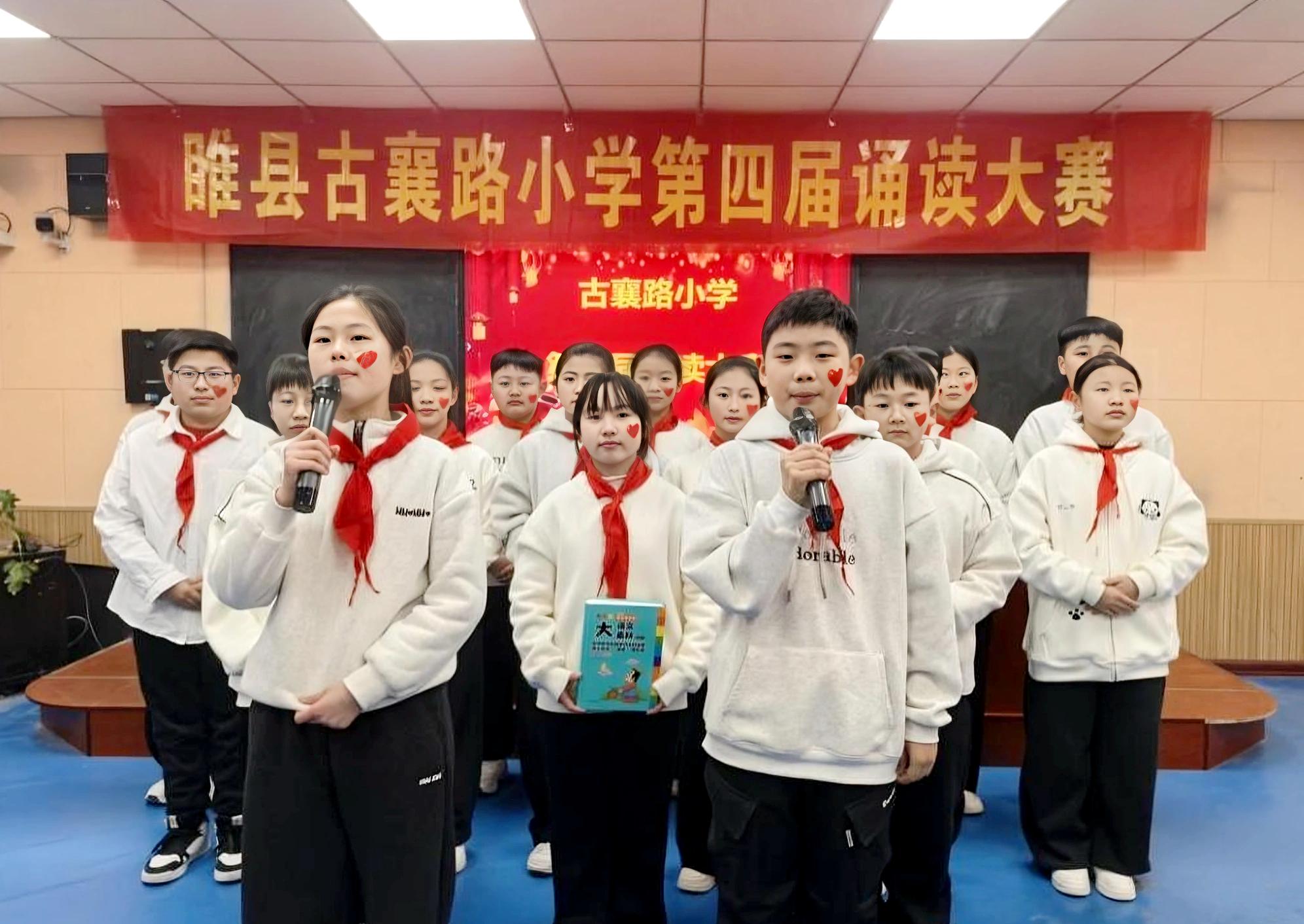 河南省商丘市：锦旗映初心，服务暖人心