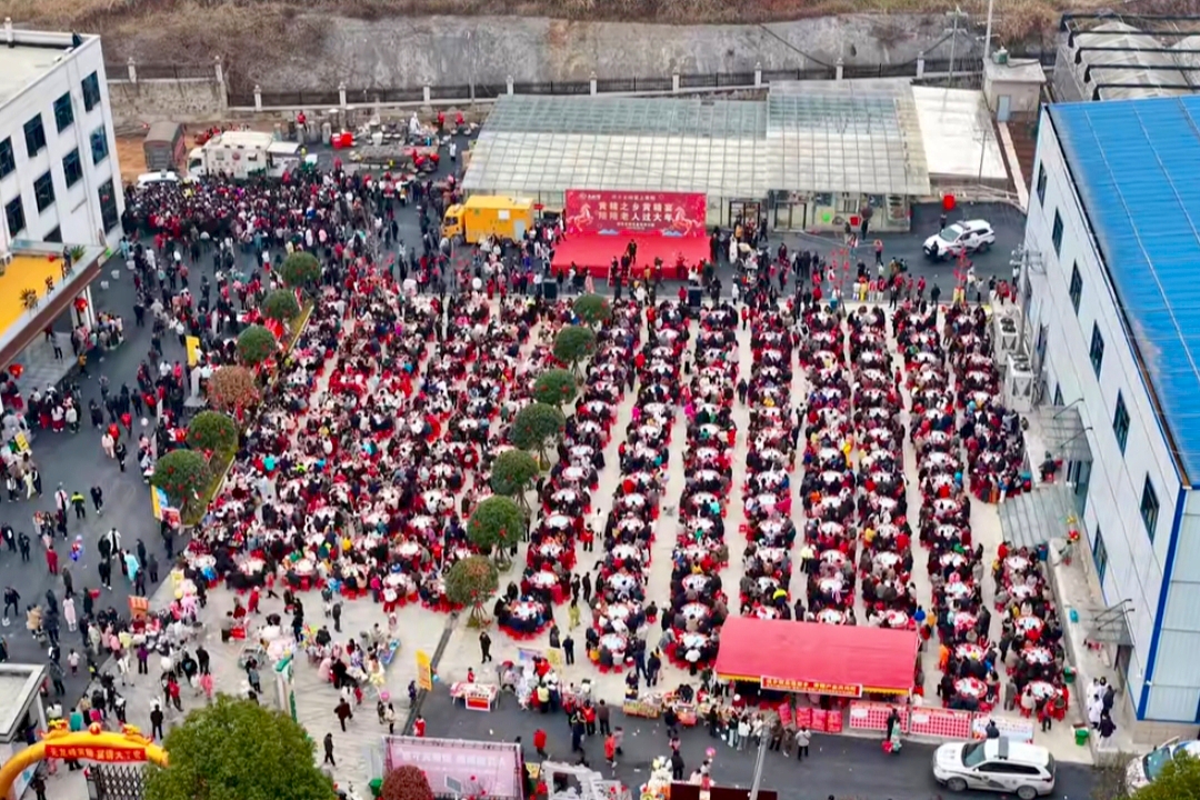 湖南新化：政企联动情系空巢失孤老人