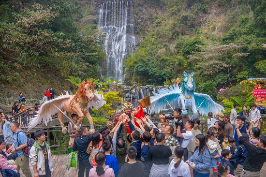 文旅创新破圈!春节古龙峡凭情景式演艺吸客11.9万人次领跑湾区