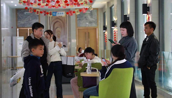 湖南嘉禾：新春特色“暖汤”引八方游客