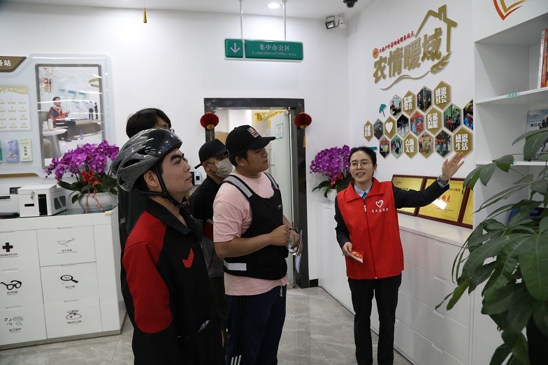 元宵佳节传温情，顺丰同城骑士收到一份反诈“平安礼”