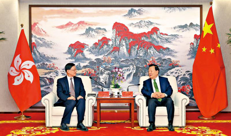 2026全国两会/夏宝龙会见李家超 冀香港特区政府 制定好首个五年规划