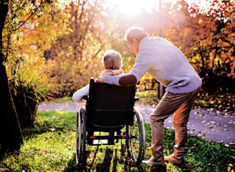 实话世经/提升生产率 缓解老龄化压力\程实