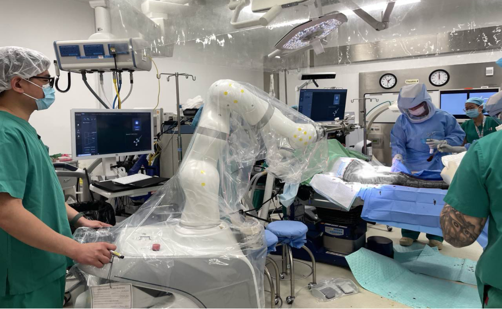 香港首例！锟铻®机器人在港成功实施DAA微创髋关节置换术