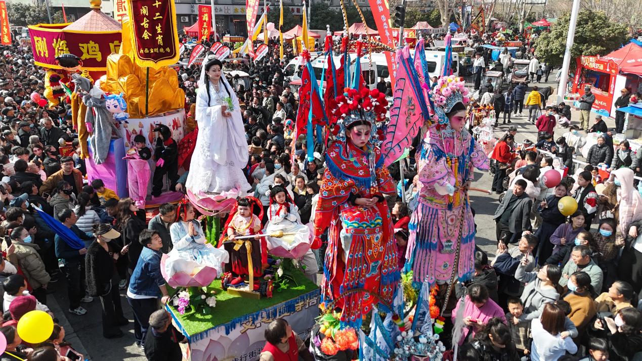 “硬核”护航 滑县道口古会“移”路畅通