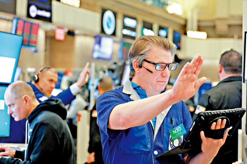 伊朗石油设施遇袭 道指早段挫460点