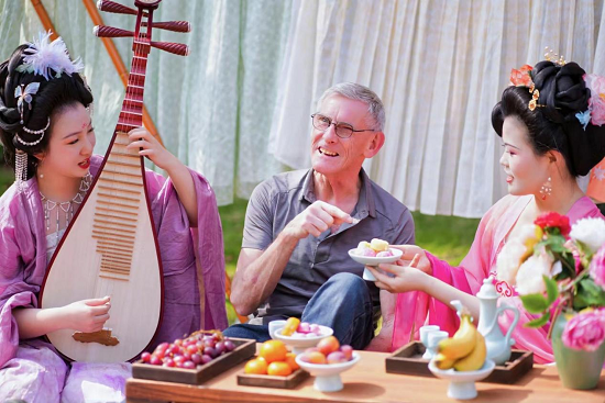 花融古村 文旅共生——华侨城甘坑古镇以三角梅激活湾区文旅新活力