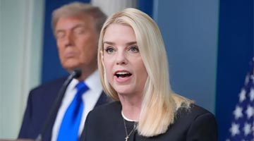 特朗普解职美司法部长邦迪