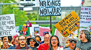 “战争税”叠加关税 美经济陷消耗战