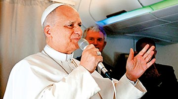 无惧特朗普 教皇继续大声反战