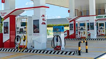 成品油价或年内首降！机构预计石油价格维持宽幅震荡