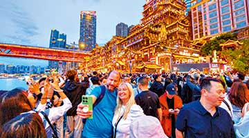 “中国式安全感”成国家名片 爆红全球