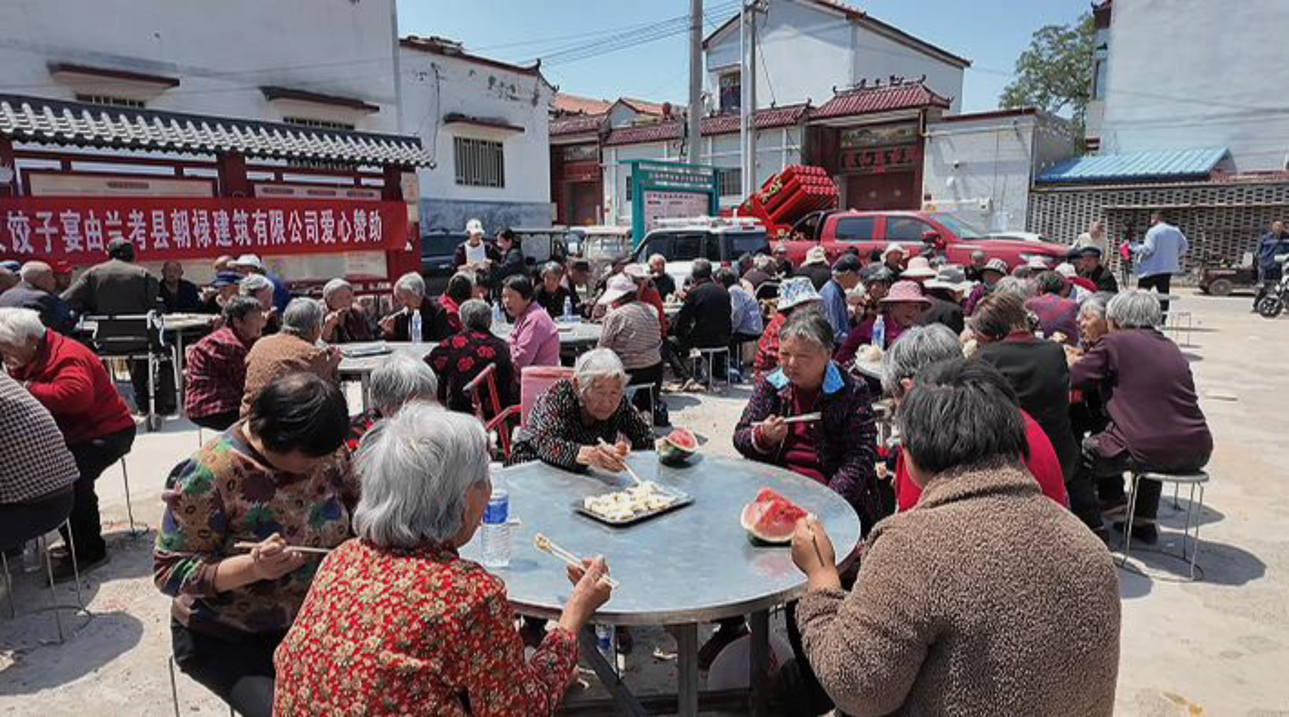 河南兰考：爱心饺子宴 文明新风润民心