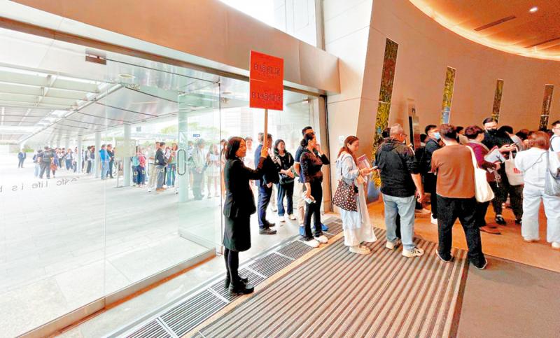 楼语纵横/资金加快入市 港楼掀涨价潮\杨永健