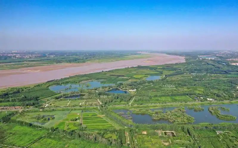 “沿着黄河看中国”暨人民治黄80年融媒体报道在郑州启动