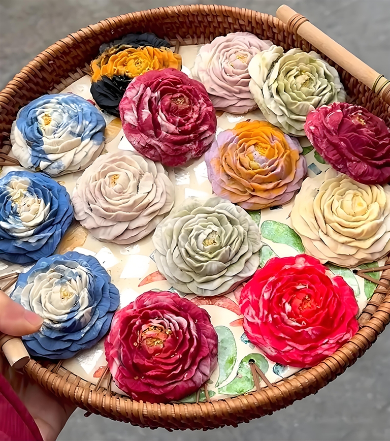 洛阳牡丹 从花瓶跳上餐桌